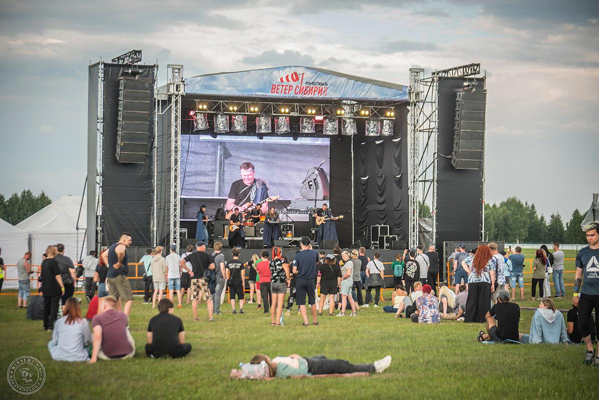 Фото В Новосибирске прошёл рок-фестиваль «Ветер Сибири-2023» 17